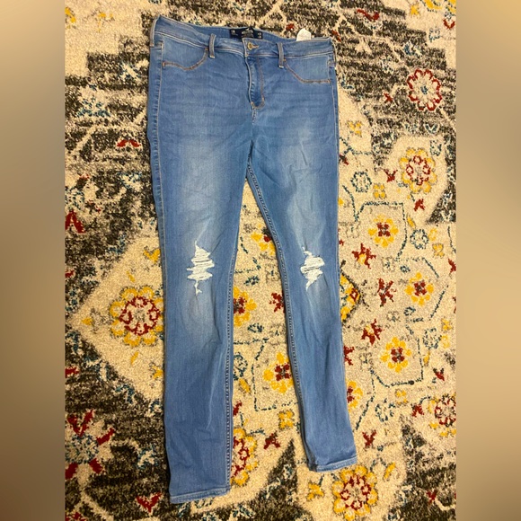 Hollister Women’s Jeans - Picture 1 of 3